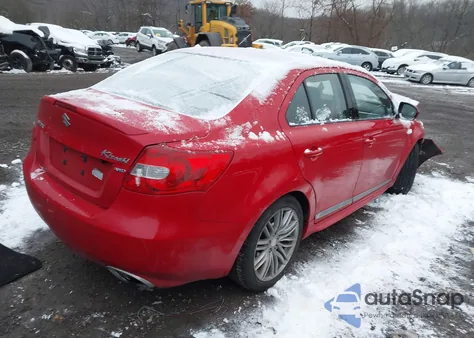 2011 Suzuki Kizashi Sport Sls z USA, uszkodzony, nr VIN JS2RF9A84B6110294